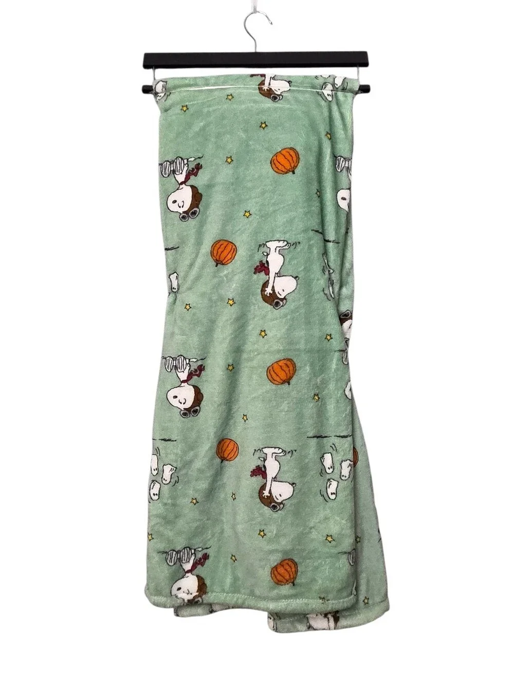 Peanuts plush throw